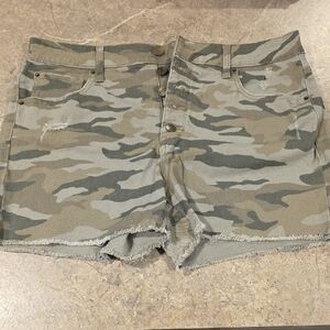 (J43) Time and Tru Green and Tan Jean Shorts Sz 16 High Rise